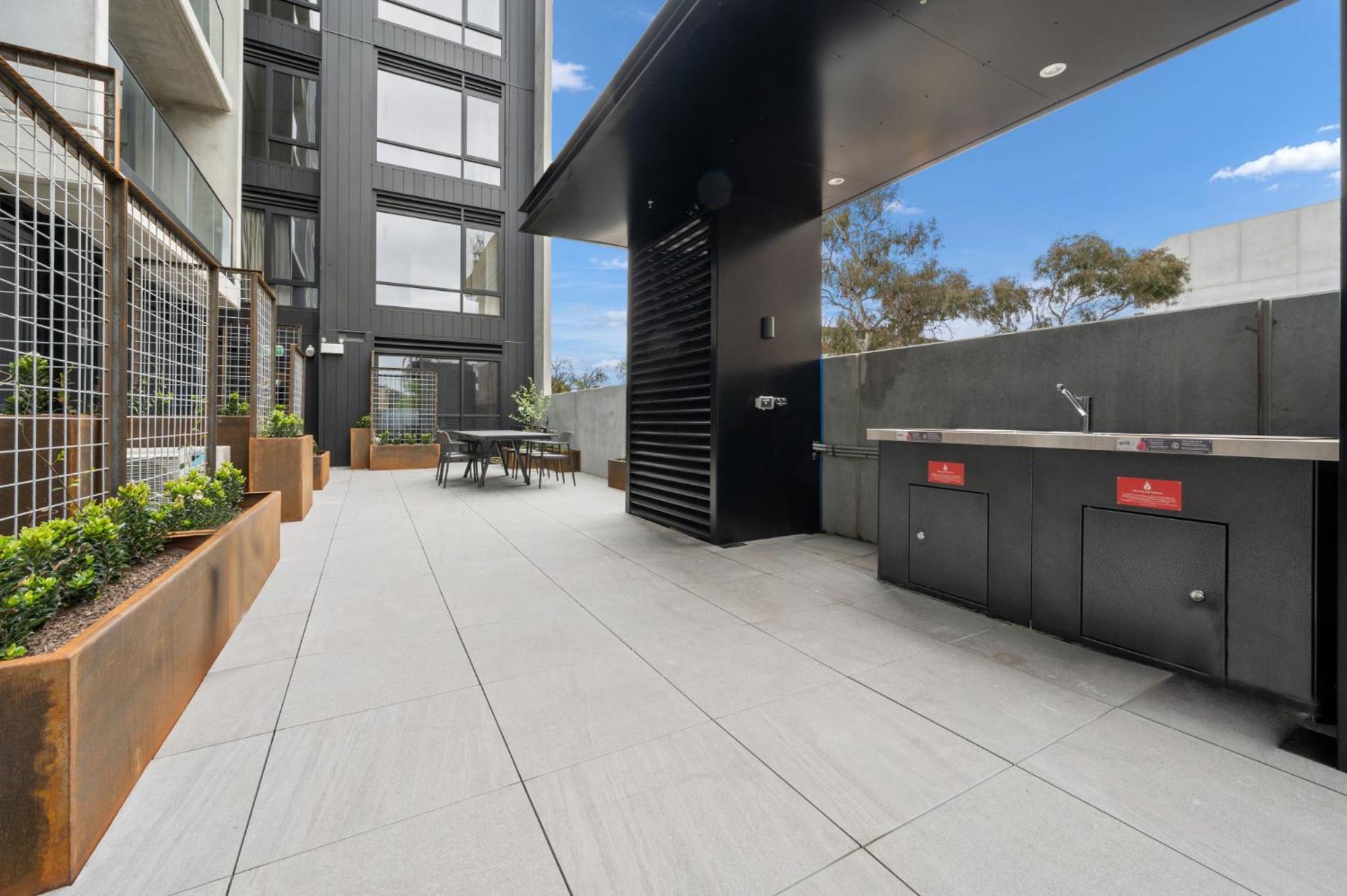 Convenient Braddon With Parking