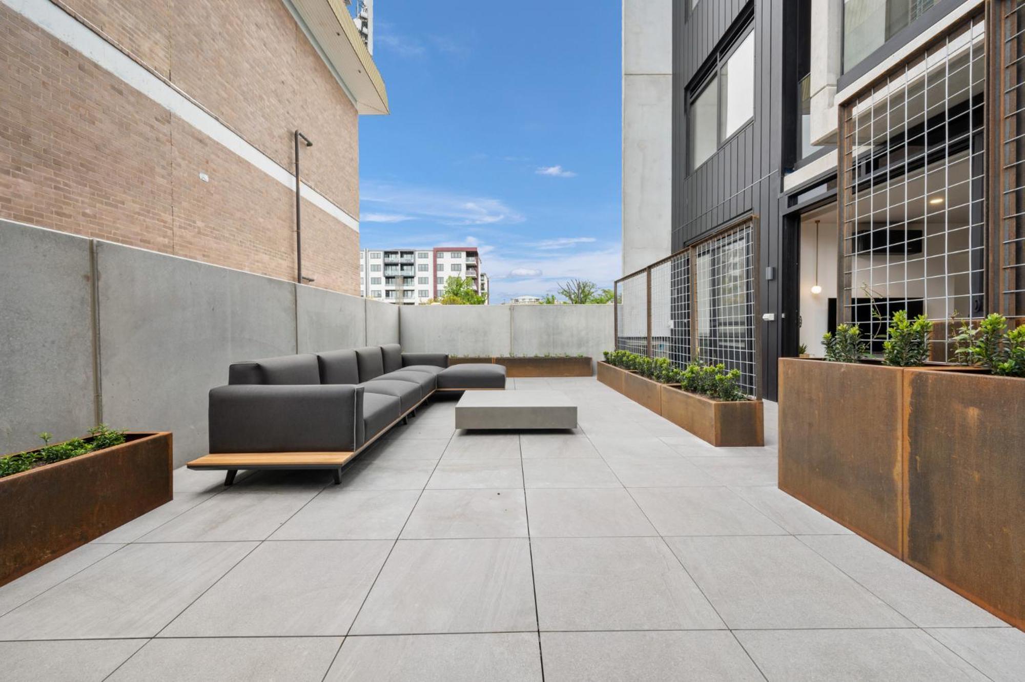 Apartment Convenient Braddon With Parking *