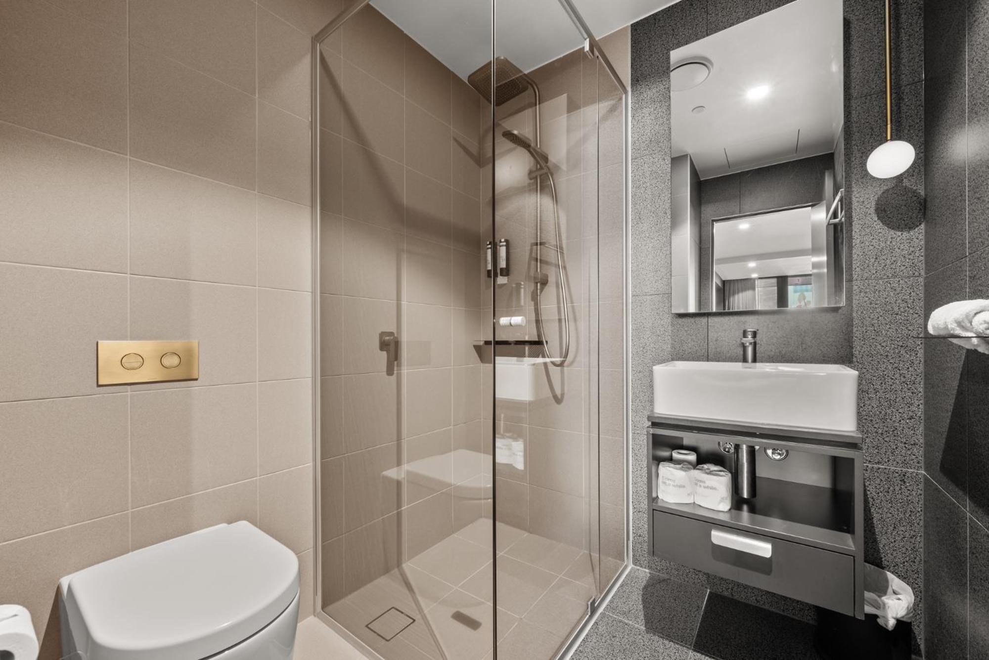 Convenient Braddon With Parking * Canberra