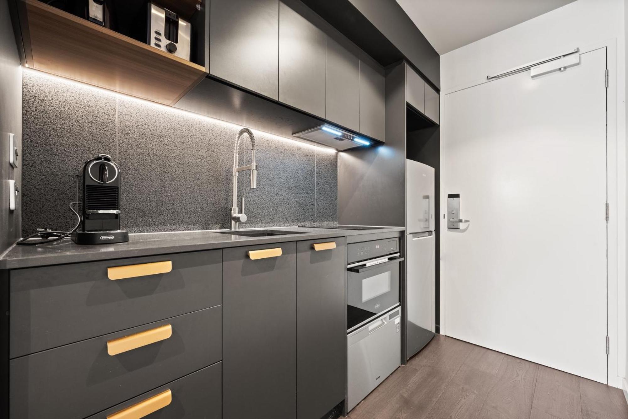 Convenient Braddon With Parking * Canberra